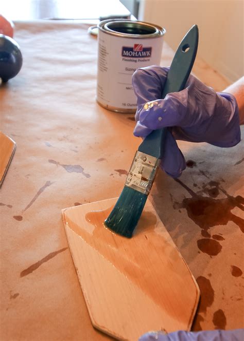 How to Seal Acrylic Paint on Wood